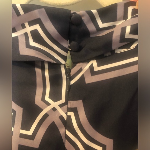 NWT Banana Republic dress. Size 6. Originally $99.99. Silk blend. - Picture 8 of 8